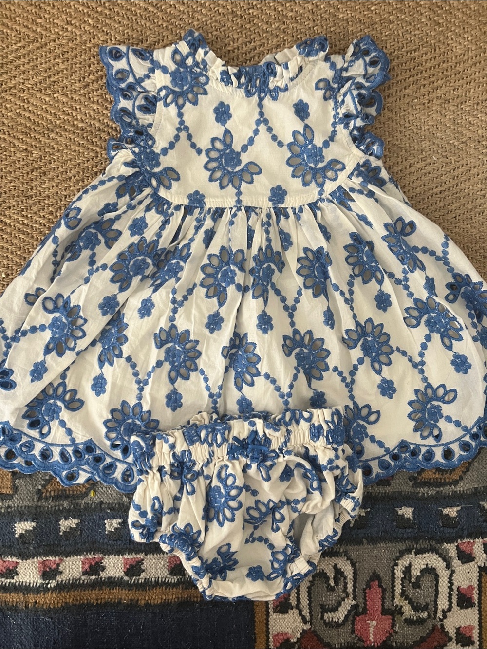 Pink Chicken White Dress with Blue Floral Embroidery - Picture 4 of 7